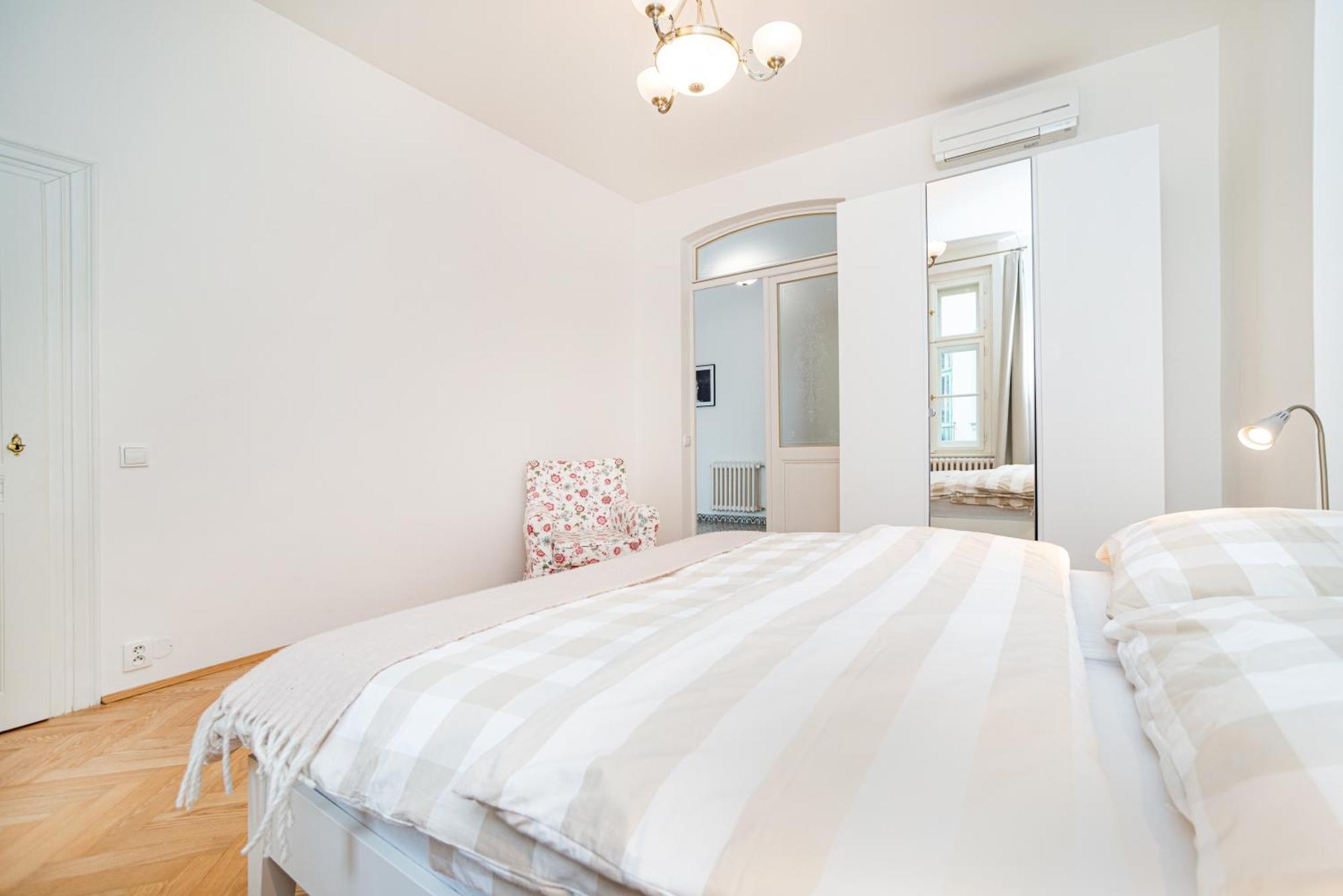 Quiet Apartment In The Old Town براغ المظهر الخارجي الصورة